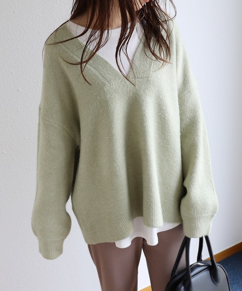 andme（アンドミー）の「天竺編み長袖オーバーサイズVネックニットトップス（ニット/セーター・レディース・チャコールグレー/ベージュ/グリーン/オートミール・M）」の4枚目の写真
