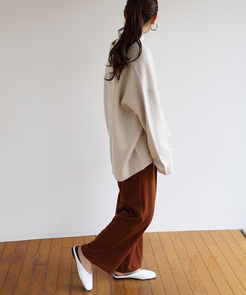 andme（アンドミー）の「天竺編み長袖オーバーサイズVネックニットトップス（ニット/セーター・レディース・チャコールグレー/ベージュ/グリーン/オートミール・M）」の17枚目の写真