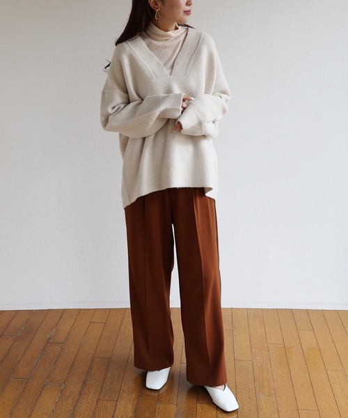 andme（アンドミー）の「天竺編み長袖オーバーサイズVネックニットトップス（ニット/セーター・レディース・チャコールグレー/ベージュ/グリーン/オートミール・M）」の5枚目の写真