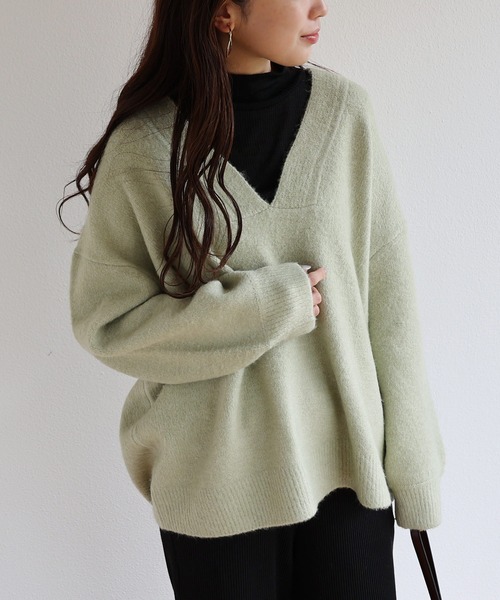 andme（アンドミー）の「天竺編み長袖オーバーサイズVネックニットトップス（ニット/セーター・レディース・チャコールグレー/ベージュ/グリーン/オートミール・M）」の13枚目の写真