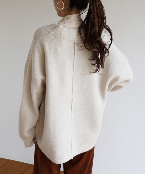 andme（アンドミー）の「天竺編み長袖オーバーサイズVネックニットトップス（ニット/セーター・レディース・チャコールグレー/ベージュ/グリーン/オートミール・M）」の21枚目の写真