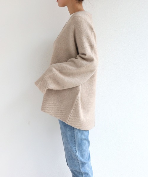 andme（アンドミー）の「天竺編み長袖オーバーサイズVネックニットトップス（ニット/セーター・レディース・チャコールグレー/ベージュ/グリーン/オートミール・M）」の10枚目の写真