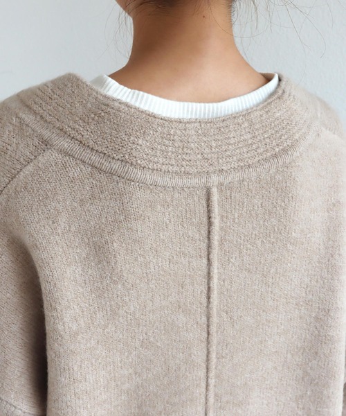 andme（アンドミー）の「天竺編み長袖オーバーサイズVネックニットトップス（ニット/セーター・レディース・チャコールグレー/ベージュ/グリーン/オートミール・M）」の18枚目の写真