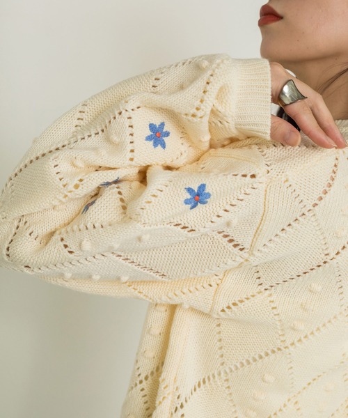 w closet(ダブルクローゼット)の「【新色追加】5Gポプコン編み+花刺繍カーディガン(カーディガン/ボレロ・レディース・オフホワイト/ブルー/オレンジ/ブラック・FREE)」の12枚目の写真