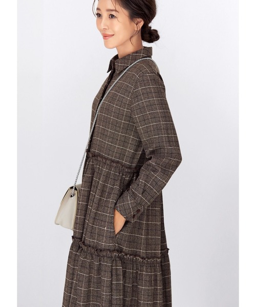 STYLE DELI（スタイルデリ）の「【LUXE】ステッチチェック柄ティアードワンピース（ワンピース・レディース・ブラック/ブラウン・01/02）」の8枚目の写真
