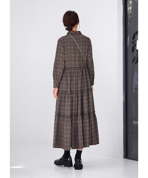 STYLE DELI（スタイルデリ）の「【LUXE】ステッチチェック柄ティアードワンピース（ワンピース・レディース・ブラック/ブラウン・01/02）」の10枚目の写真