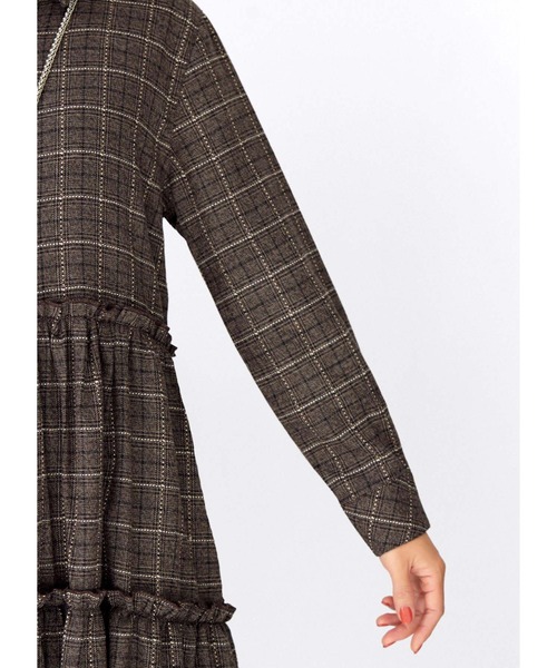 STYLE DELI（スタイルデリ）の「【LUXE】ステッチチェック柄ティアードワンピース（ワンピース・レディース・ブラック/ブラウン・01/02）」の16枚目の写真