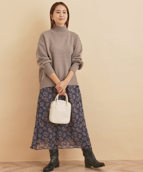 SALON adam et rope'(サロン アダム エ ロペ)の「ハーブプリントベルト付きロングフレアスカート(スカート・レディース・ネイビー/オレンジ・FREE)」の5枚目の写真