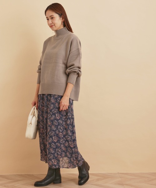 SALON adam et rope'(サロン アダム エ ロペ)の「ハーブプリントベルト付きロングフレアスカート(スカート・レディース・ネイビー/オレンジ・FREE)」の3枚目の写真