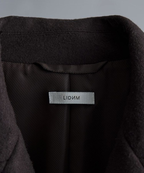 LIDNM（リドム）の「SUPER140S OFFICER COAT（チェスターコート・メンズ・チャコールグレー・SMALL）」の3枚目の写真