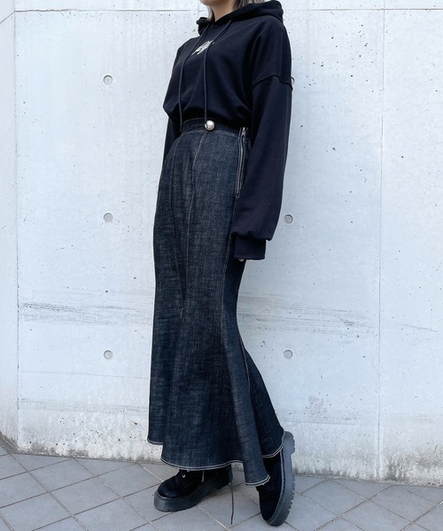 lilLilly（リルリリー）の「マーメイドデニムロングスカート（デニム