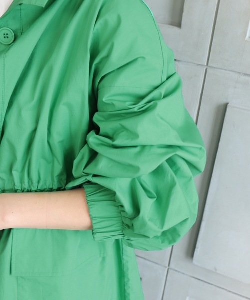 moment+（モーメントプラス）の「シアーナイロンワッシャーマルチWAYボリュームスリーブマウンテンパーカー（マウンテンパーカー・レディース・ブラック/ベージュ/オフホワイト/カーキ/ブルー/ライトグリーン・M）」の12枚目の写真