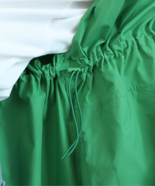 moment+（モーメントプラス）の「シアーナイロンワッシャーマルチWAYボリュームスリーブマウンテンパーカー（マウンテンパーカー・レディース・ブラック/ベージュ/オフホワイト/カーキ/ブルー/ライトグリーン・M）」の14枚目の写真