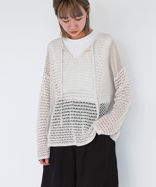 feepur（フェピュール）の「【ハンドウォッシャブル】2wayメッシュニット（ニット/セーター・レディース・ホワイト/ブラック・MEDIUM）」の10枚目の写真