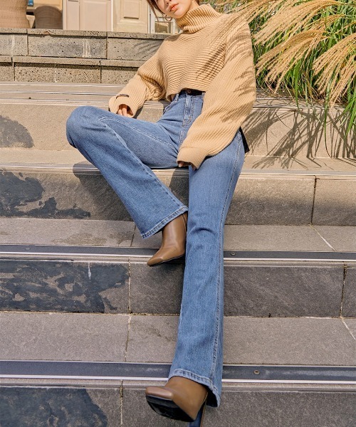 chuu（チュー）の「CHUU [MAYA] High Rise Waistband Bootcut Jeans（デニムパンツ・レディース・ブルー・SMALL/MEDIUM/LARGE）」の3枚目の写真