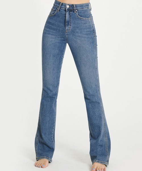 chuu（チュー）の「CHUU [MAYA] High Rise Waistband Bootcut Jeans（デニムパンツ・レディース・ブルー・SMALL/MEDIUM/LARGE）」の20枚目の写真