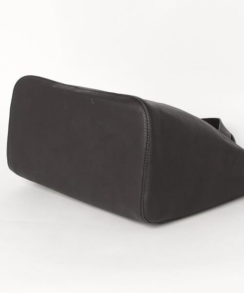 PR01.(ピーアールワン)の「SLOW embossing tote bag S(トートバッグ・メンズ・ブラック・FREE)」の6枚目の写真