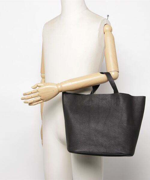 PR01.(ピーアールワン)の「SLOW embossing tote bag S(トートバッグ・メンズ・ブラック・FREE)」の8枚目の写真