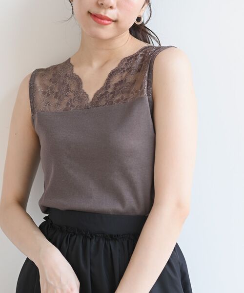 rps（アールピーエス）の「スクエアー×Ｖネック前後２ＷＡＹタンクトップ（タンクトップ・レディース・ブラック/オフホワイト/グレイッシュベージュ/ブラウン/ピンクベージュ/サックスブルー・M/L）」の3枚目の写真