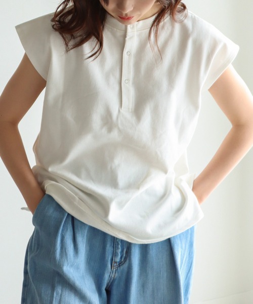 COURO(コウロ)の「ヘビーウェイト2WAYフレンチスリーブTシャツ(Tシャツ/カットソー・レディース・グリーン/ブラック/モカ/チャコールグレー/アイボリー・FREE)」の6枚目の写真