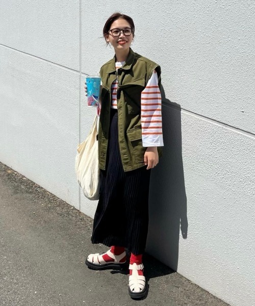 RODEO CROWNS WIDE BOWL（ロデオクラウンズワイドボウル）の「ファティーグルーズベスト（ベスト・レディース・ネイビー/カーキ・FREE）」の10枚目の写真