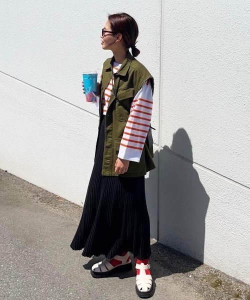 RODEO CROWNS WIDE BOWL（ロデオクラウンズワイドボウル）の「ファティーグルーズベスト（ベスト・レディース・ネイビー/カーキ・FREE）」の9枚目の写真