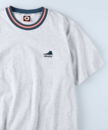 【CONVERSE】スニーカーの刺繍ロゴがポイント、プリントTシャツ