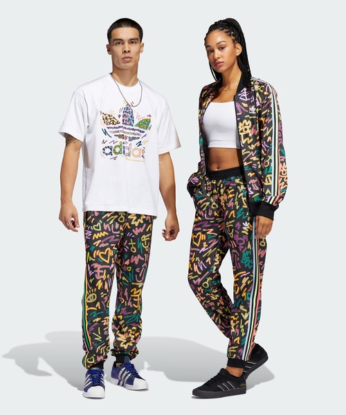 adidas（アディダス）の「ラブ ユナイツ プリントトラックパンツ