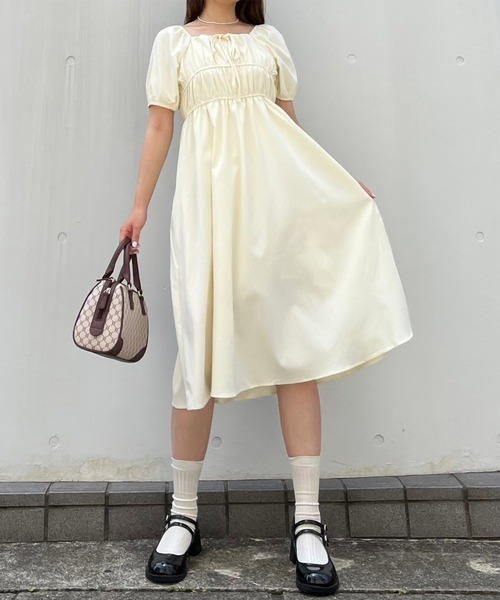 titty＆Co. PETIT（ティティアンドコープティ）の「【titty&Co.PETIT】シャーリングスクエアネックミディワンピース（ワンピース・レディース・アイボリー・FREE）」の7枚目の写真