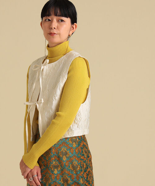 Ray BEAMS(レイビームス)の「Ray BEAMS / ジャカード バック リボン ベスト(ベスト・レディース・オフホワイト/ブラック・ONE SIZE)」の5枚目の写真