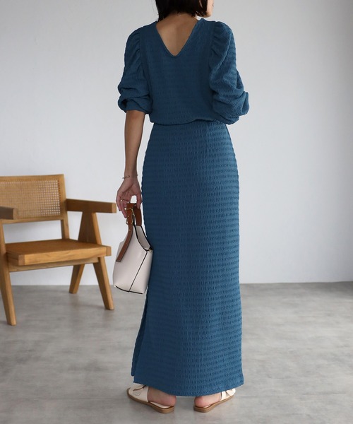 mi via loca(ミヴィアロカ)の「シャーリングタイトスカート(スカート・レディース・ブラック/ベージュ/ブルー・FREE)」の7枚目の写真