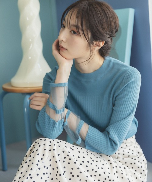 Andemiu（アンデミュウ）の「ソデシアーリブニット147289（ニット/セーター・レディース・オフホワイト/ベージュ/ブルー・FREE）」の3枚目の写真