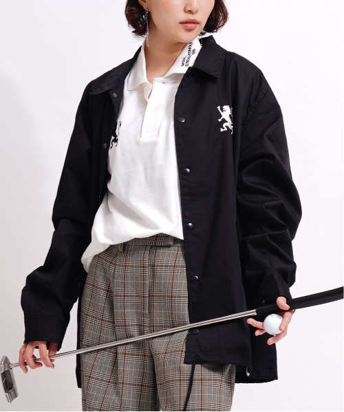 GIORDANO（ジョルダーノ）の「[GIORDANO] ライオン刺繍 コーチジャケット (撥水加工)（ブルゾン・レディース・ブラック/ダークグリーン/ベージュ・MEDIUM/LARGE）」の2枚目の写真