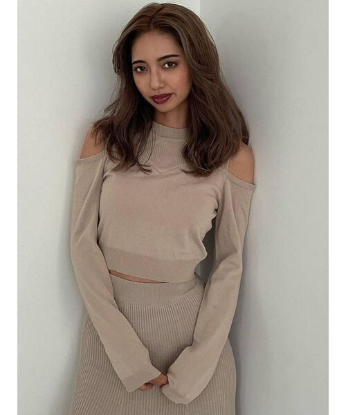 GYDA(ジェイダ)の「【セットアップ着用可】ビスチェレイヤードライク ロングスリーブニットトップス(ニット/セーター・レディース・ブラック/ベージュ・FREE)」の3枚目の写真