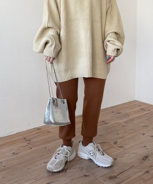 wee9s（ウィークス）の「alpaca touch knit pants / アルパカタッチウエストゴムニットパンツ（スウェットパンツ・レディース・キャメル/グリーン/ピンク/オレンジ/ブラック/アイボリー・FREE）」の4枚目の写真
