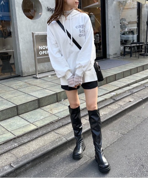 OLIVE des OLIVE(オリーブデオリーブ)の「刺繍ロゴフーディチュニック(パーカー・レディース・ネイビー/オートミール/ピンク/オフホワイト・FREE)」の5枚目の写真