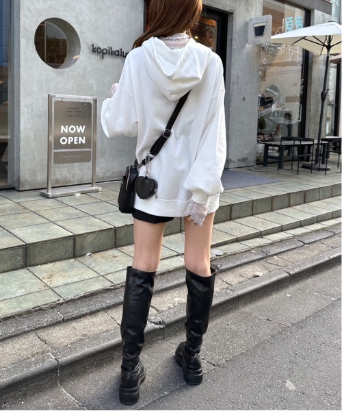 OLIVE des OLIVE(オリーブデオリーブ)の「刺繍ロゴフーディチュニック(パーカー・レディース・ネイビー/オートミール/ピンク/オフホワイト・FREE)」の7枚目の写真