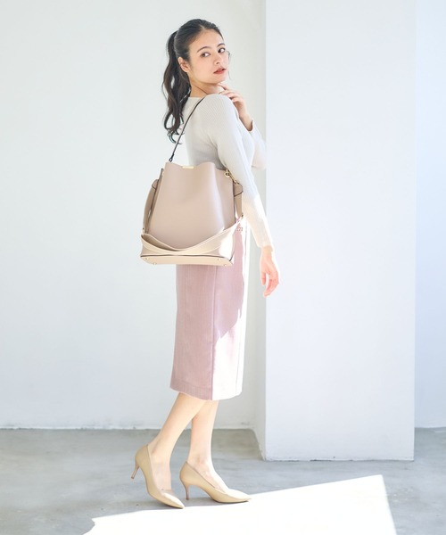 12Twelve Agenda（トゥエルブ　アジェンダ）の「【再入荷】軽量２ｗａｙハンドルスクエアＡ４バッグ（トートバッグ・レディース・ベージュ/ブラック/グレイッシュベージュ/チャコールグレー/ブラウン/ライトグレー/ライトベージュ・FREE）」の15枚目の写真