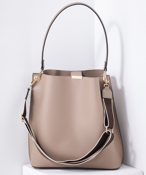 12Twelve Agenda（トゥエルブ　アジェンダ）の「【再入荷】軽量２ｗａｙハンドルスクエアＡ４バッグ（トートバッグ・レディース・ベージュ/ブラック/グレイッシュベージュ/チャコールグレー/ブラウン/ライトグレー/ライトベージュ・FREE）」の19枚目の写真