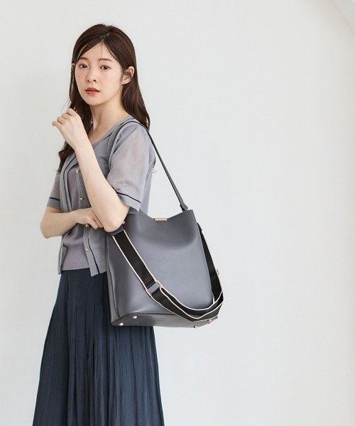 12Twelve Agenda(トゥエルブ アジェンダ)の「【再入荷】軽量2wayハンドルスクエアA4バッグ(トートバッグ・レディース・ベージュ/ブラック/グレイッシュベージュ/チャコールグレー/ブラウン/ライトグレー/ライトベージュ・FREE)」の21枚目の写真
