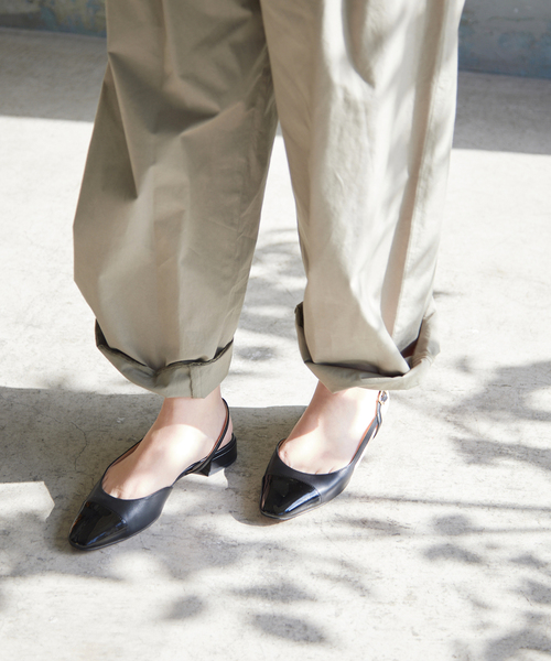 SLOBE IENA(スローブイエナ)の「《追加》SLOBE バックストラップパンプス(パンプス・レディース・ベージュ/ブラック・22.5cm/23cm/23.5cm/24cm/24.5cm/25cm)」の4枚目の写真