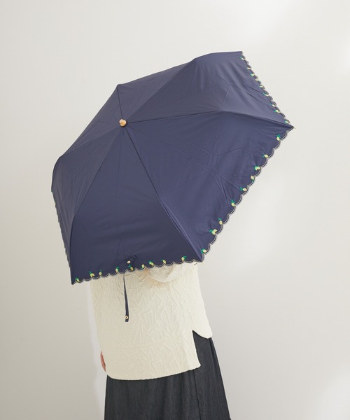 KATHARINE ROSS(キャサリンロス)の「【KATHARINE ROSS】nifty colors 最強の一級遮光 晴雨兼用 レモン刺繍PU折りたたみ日傘 WEB限定(折りたたみ傘・レディース・ネイビー/アイボリー・MEDIUM)」の11枚目の写真
