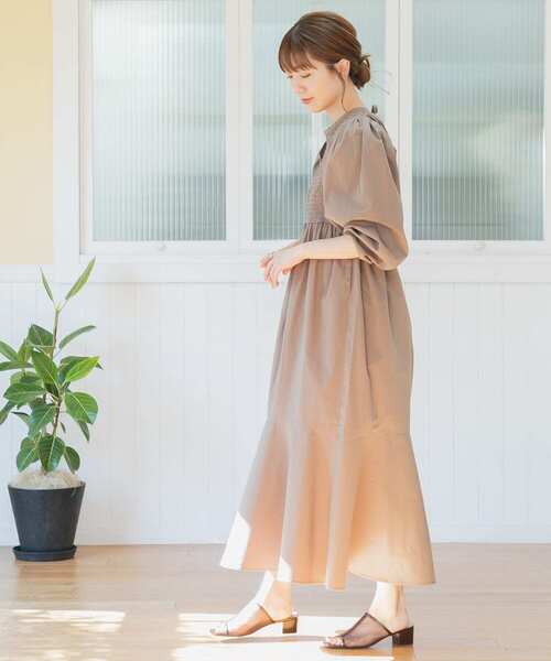 新品♪ サニーレーベル23SS上品きれい色スモッキングワンティアードワンピース♪ URBAN RESEARCH Sonny Label（アーバンリサーチサニーレーベル