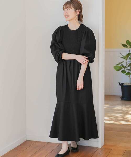 URBAN RESEARCH Sonny Label（アーバンリサーチサニーレーベル）の「スモッキングワンティアードワンピース（ワンピース・レディース・ブルー/ブラック/ブラウン・FREE）」の21枚目の写真