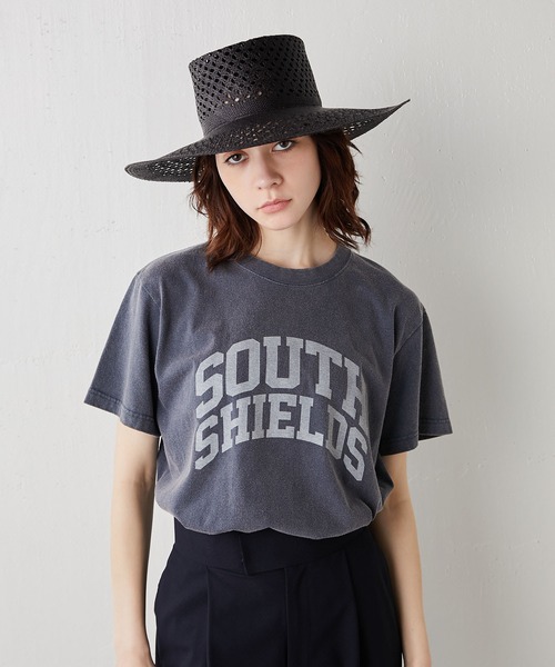 Whim Gazette(ウィムガゼット)の「ロゴTシャツ(Tシャツ/カットソー・レディース・オフホワイト/サンドベージュ/ネイビー・FREE)」の3枚目の写真