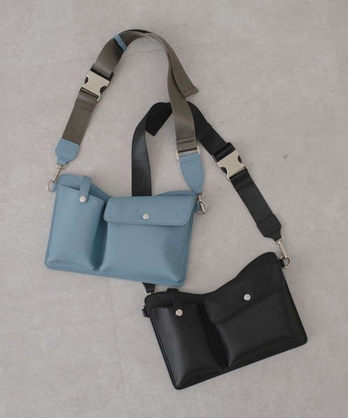 Kastane（カスタネ）の「2WAYボディBAG（ボディバッグ/ウエストポーチ・レディース・ブラック/ブルー/ベージュ・FREE）」の4枚目の写真