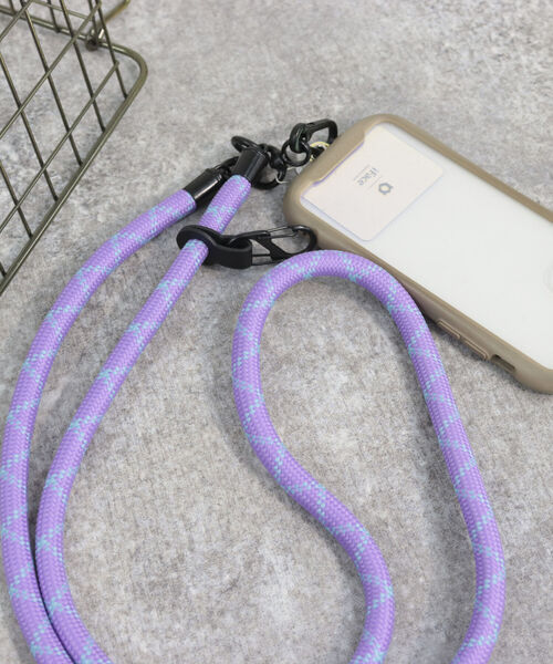 fredy emue（フレディエミュ）の「太コードスマホショルダー（スマホグッズ・レディース・ブラック系その他3/ブルー系その他3/パープル系その他4・FREE）」の3枚目の写真