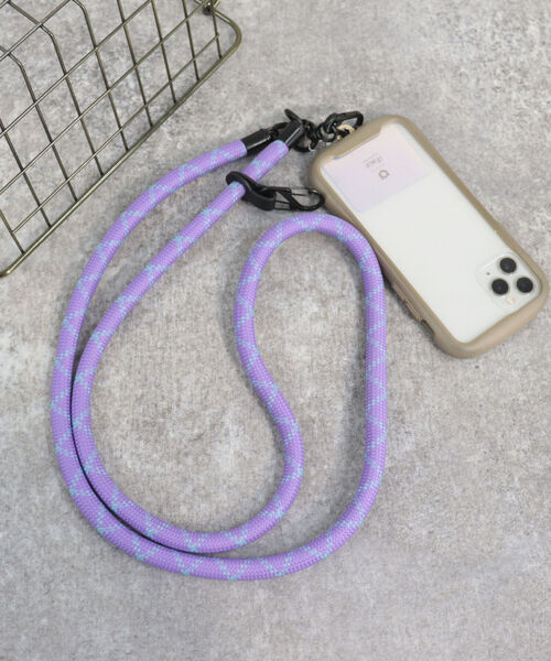 fredy emue（フレディエミュ）の「太コードスマホショルダー（スマホグッズ・レディース・ブラック系その他3/ブルー系その他3/パープル系その他4・FREE）」の5枚目の写真