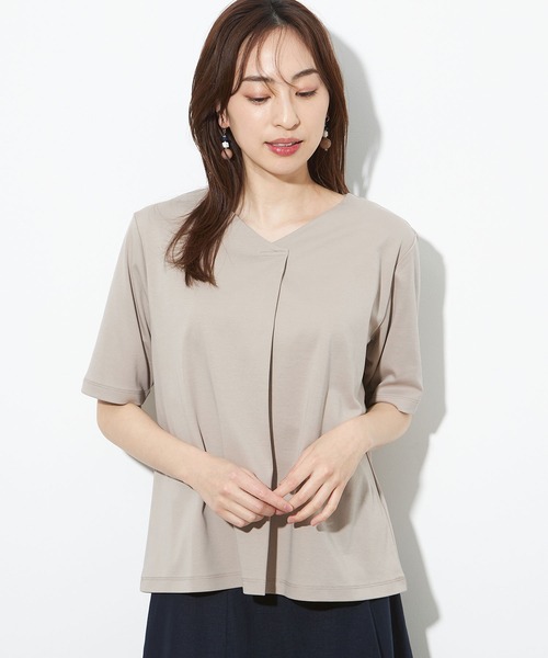 Petit Honfleur(プチオンフルール)の「【UVカット・接触冷感】さらさらタックプルオーバー(Tシャツ/カットソー・レディース・モカ/グリーン/ネイビー・L/M)」の1枚目の写真