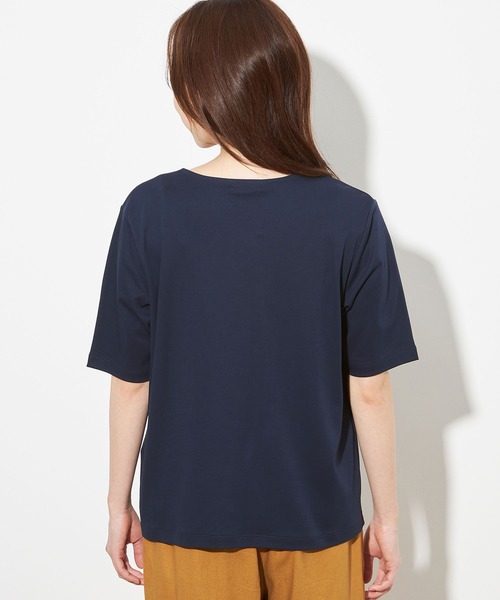 Petit Honfleur(プチオンフルール)の「【UVカット・接触冷感】さらさらタックプルオーバー(Tシャツ/カットソー・レディース・モカ/グリーン/ネイビー・L/M)」の6枚目の写真